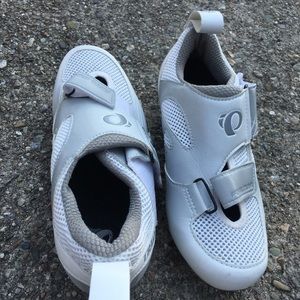 Pearl Izumi Women's Cycling Shoe  US 6